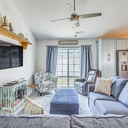 Sunny Surfside Beach Home Walk To Beaches!